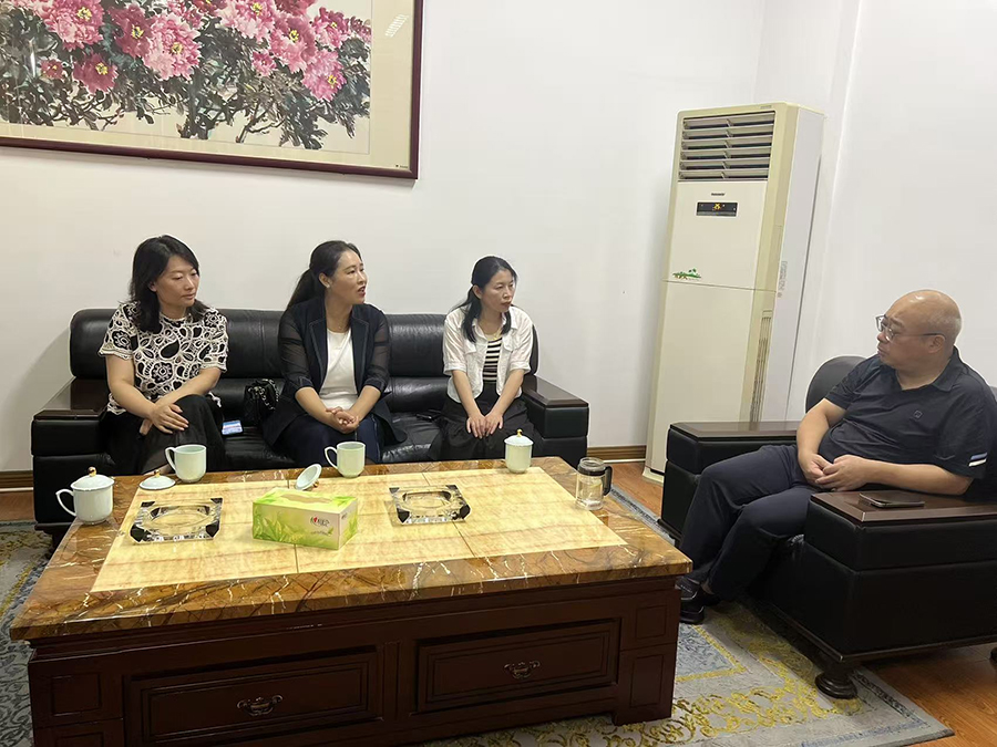 8月23日上午，海安市福建商会秘书长陈云萍携三位副会长一行到南通首页-新宝GG-「品质引领发展,专注成就未来」造访